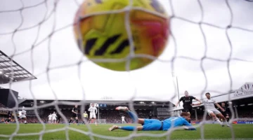 توتنهام يقترب من منطقة الخطر بعد تلقيه الخسارة العاشرة في الدوري الإنجليزي